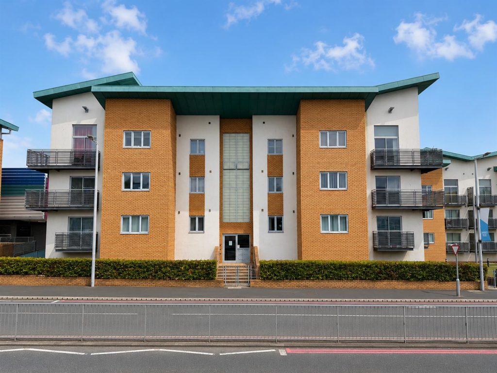 Property main image