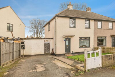Property on Daw Royds, HD5 8ST