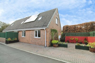 Property on Park Avenue, NE42 5BB