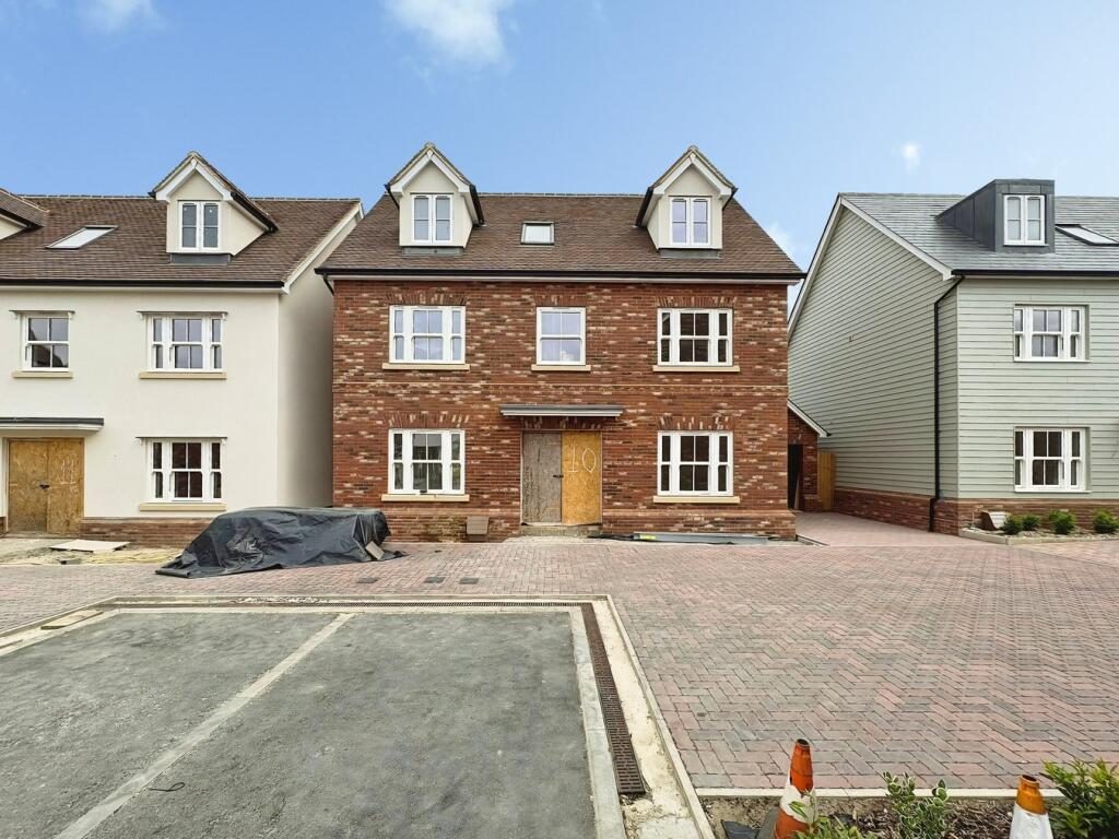 Property main image