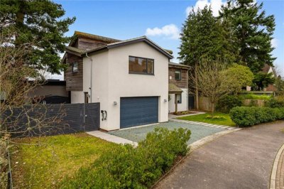 Property on Heather Gardens, RG14 7RG