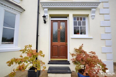 Property on SA37 0EZ