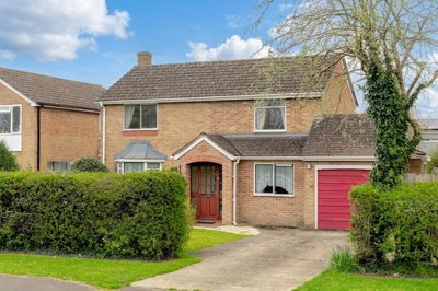 Property on High Street, OX5 2DS