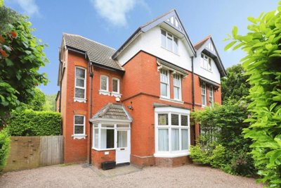 Property on Tettenhall Road, WV6 0BZ