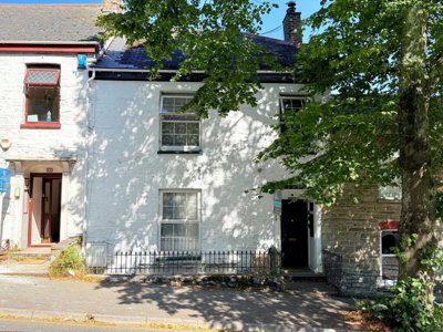 Property on TR11 3PR