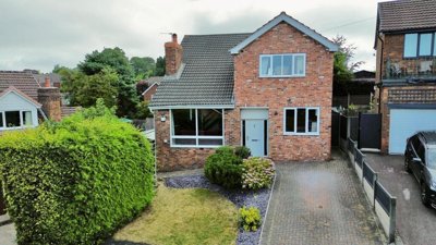 Property on Vine Close, SK11 8PA