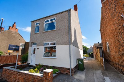 Property on DE5 3DW