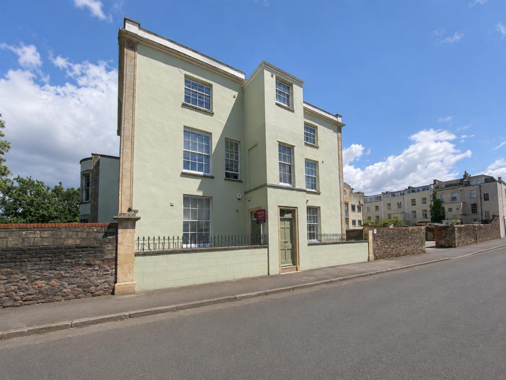 Property main image