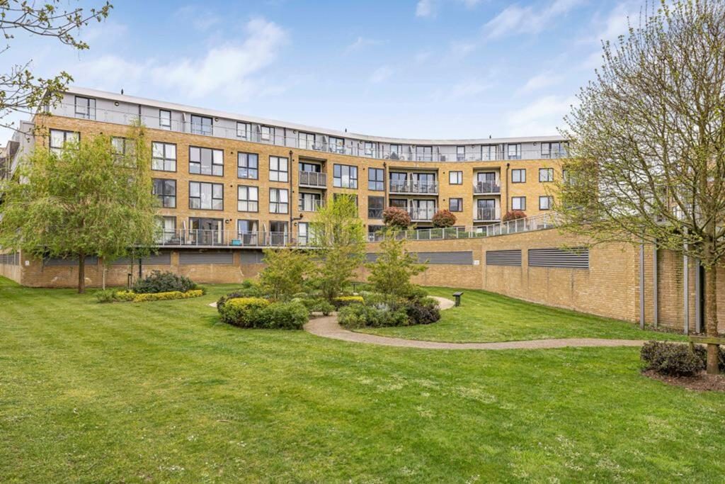 Property main image