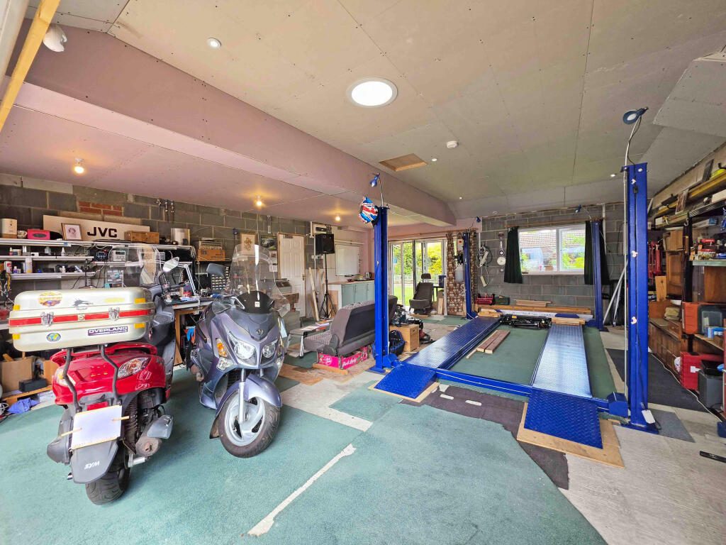 Thumbnail 23