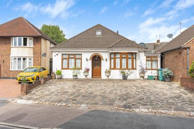 Property on St Albans Road, WD25 9LA