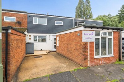Property on Highwood Lawn, PO9 4HL