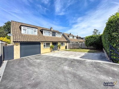 Property on St Thomas Road, BA14 8SP