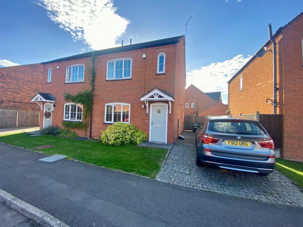 Property main image