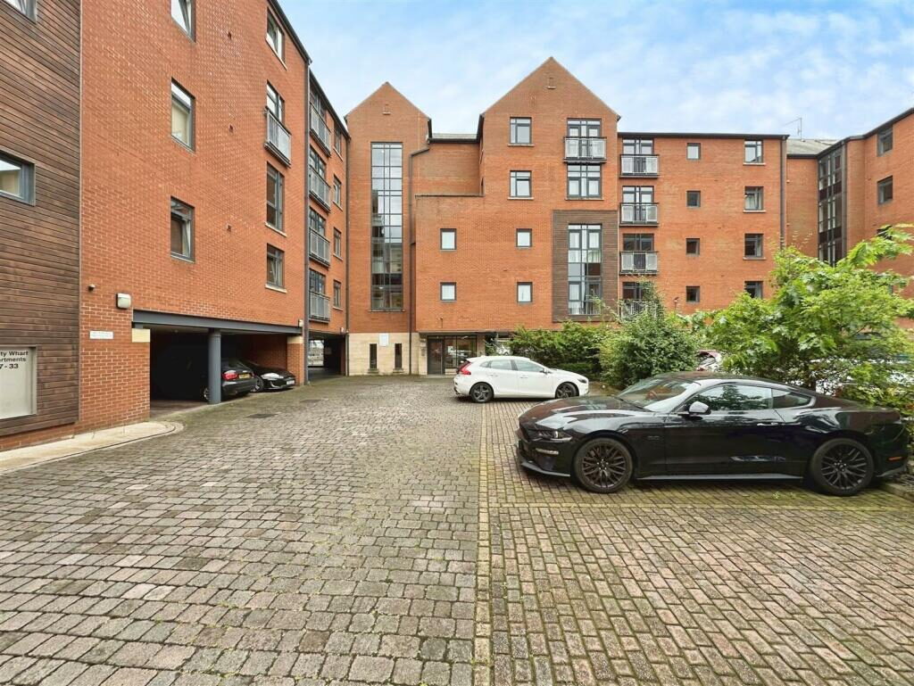 Property main image