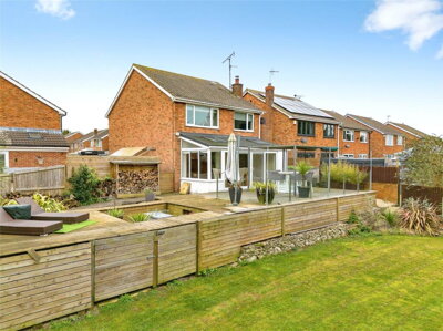 Property on Hobsons Acre, NG14 7FF