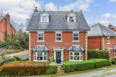 Property on Oakland Place, IG9 5JZ