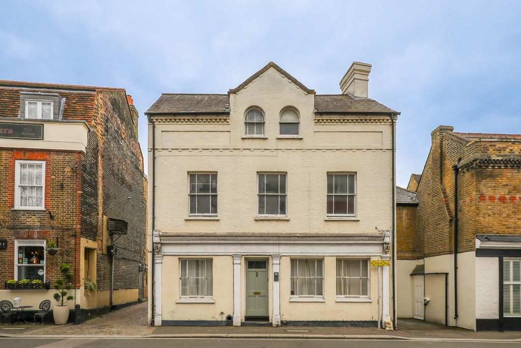 Ground Maisonette