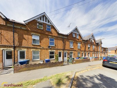 Property on Avenue Road, OX16 4RB