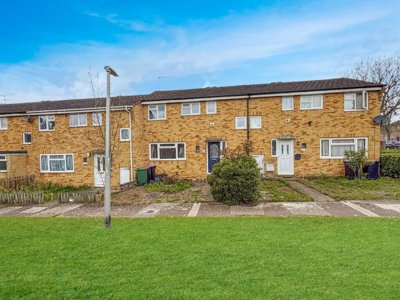 Property on Chestnut Walk, CM8 2PR