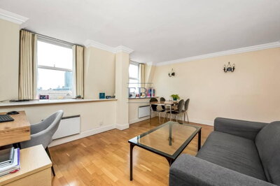 Property on Ludgate Hill, EC4M 7DE