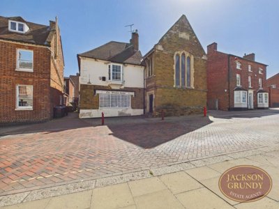 Property on NN11 4BT