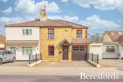 Property on St Marys Lane, RM14 3HP