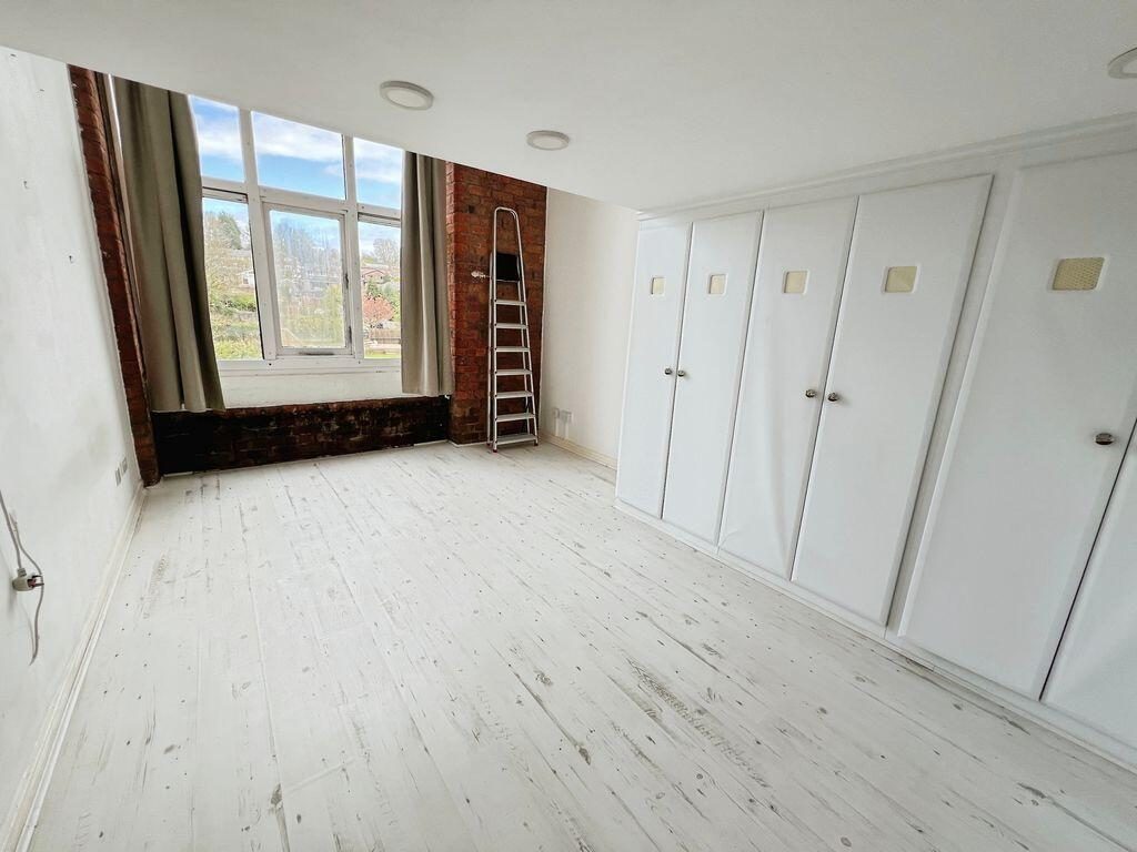 Thumbnail 11