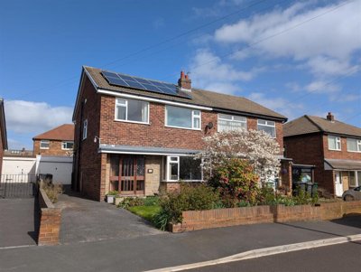 Property on Sunny Bank Avenue, WF14 0NF