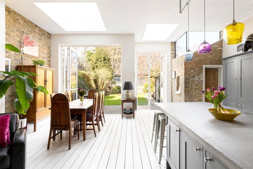 Terraced House
