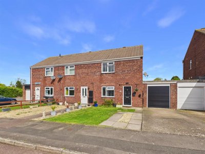 Property on Gimson Close, GL4 0YQ