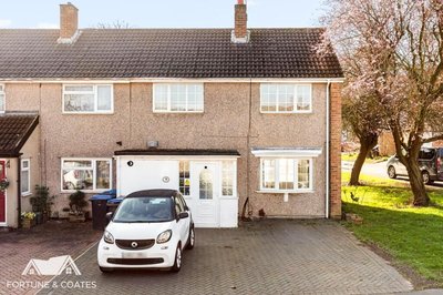 Property on Sadlers Mead, CM18 6HQ