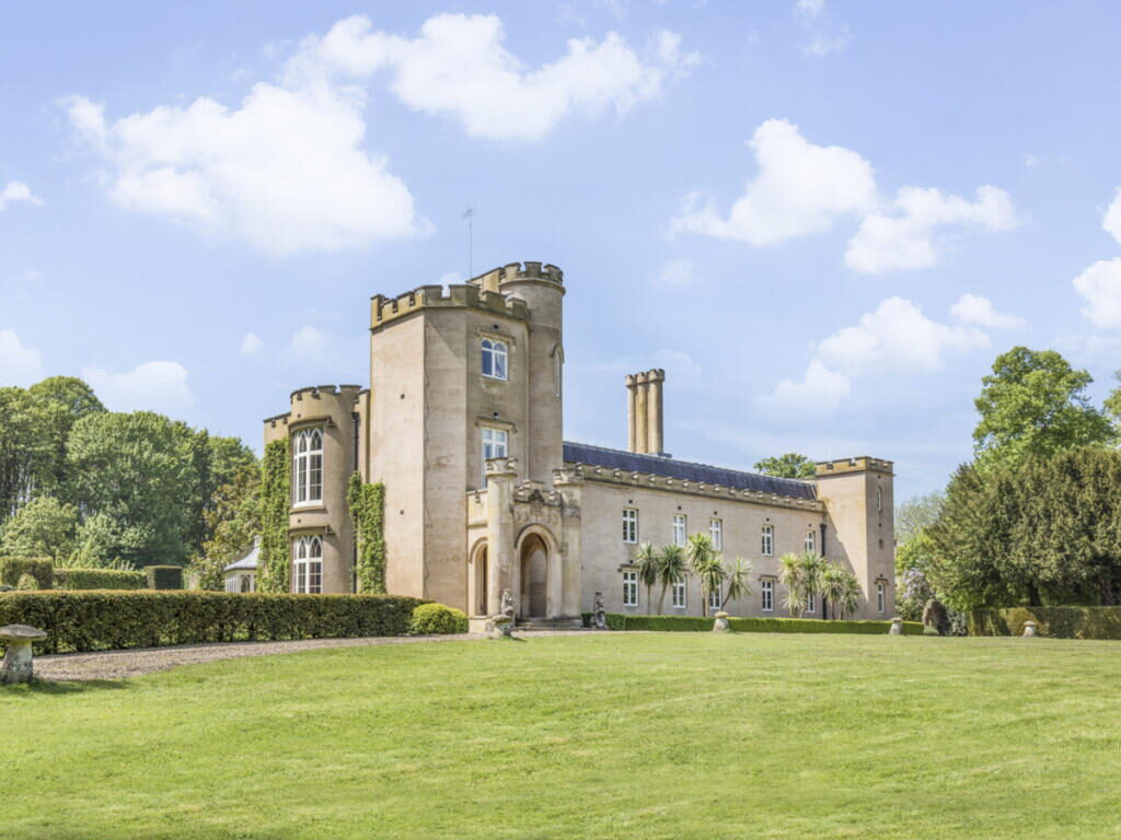 Property main image