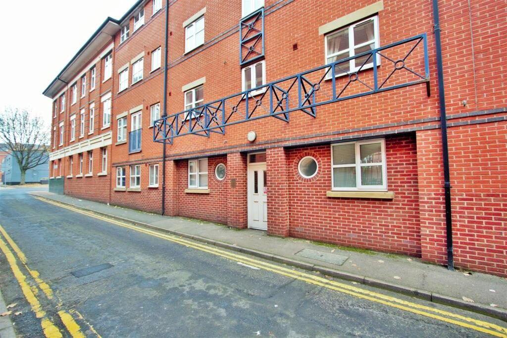 Property main image