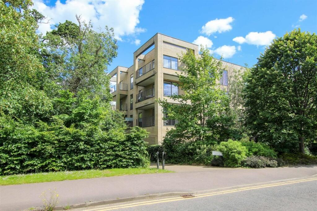 Property main image