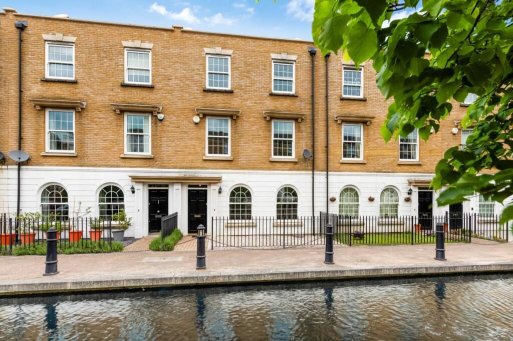 Property main image