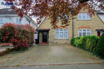 Property on Sherbrook Gardens, N21 2NX