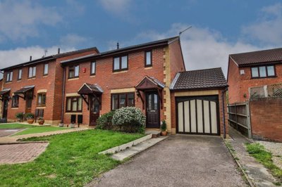 Property on Badger Gardens, WR5 3TG
