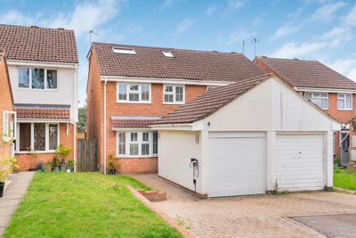 Property on Delfcroft, SG12 0BH
