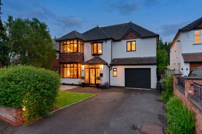Property on Broadoak Road, SK7 3BL