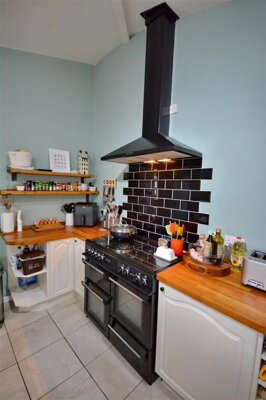 Property on SY20 9LN