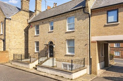 Property on Cowbridge, SG14 1QY