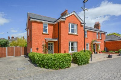 Property on CM14 4SF