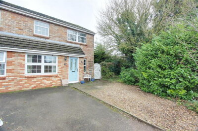 Property on Old Farm, LU7 9RD