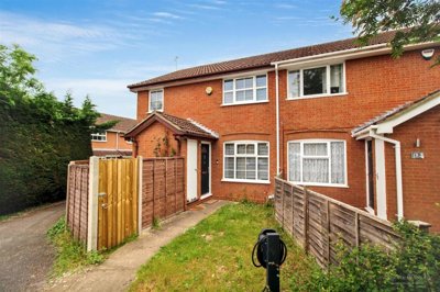 Property on Fernhurst Road, RG31 7EA