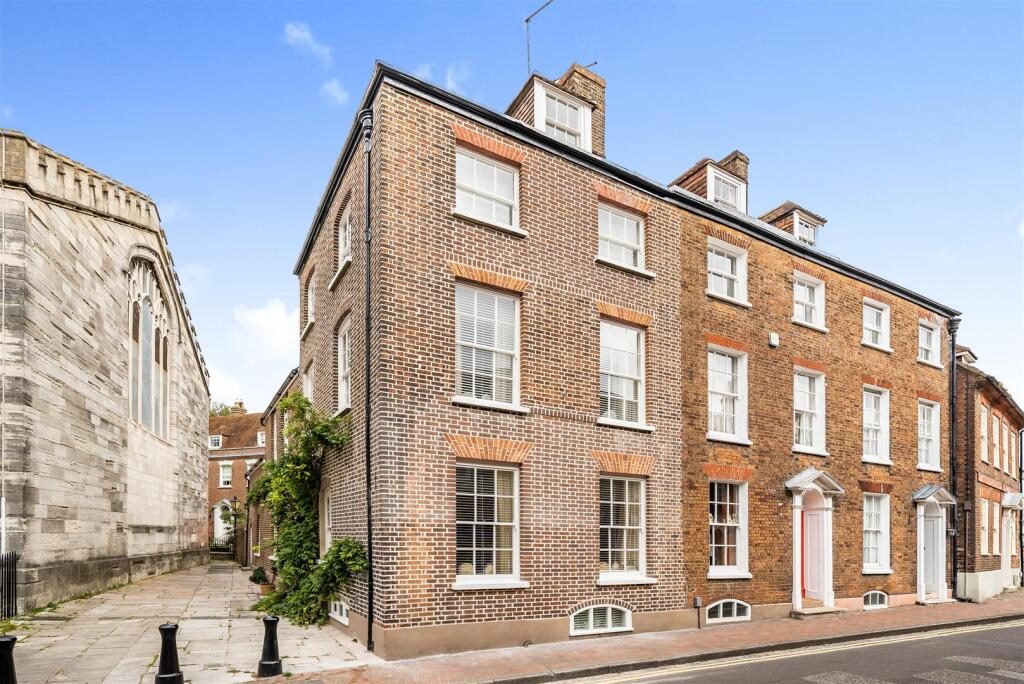 Terraced House