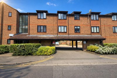 Property on Fairfield Avenue, TW18 4AF