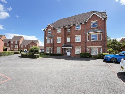 Property on Bromhurst Way, CV34 6NS