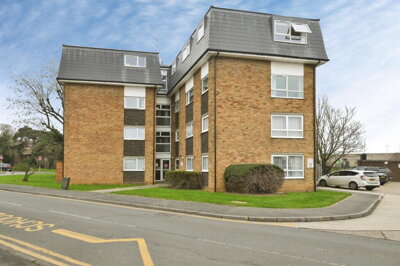 Property on Lampits, EN11 8DU