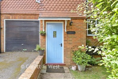 Property on Wrayfield Avenue, RH2 0NF